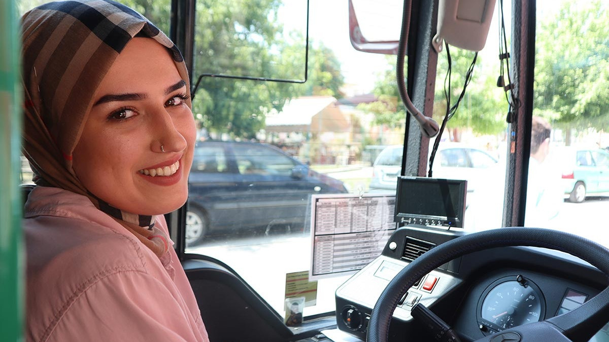 Μουσουλμάνα οδηγός – ΚΤΕΛ Ροδόπης: Η ζωή της 22χρονης Νεσλιχάν Κιοσέ