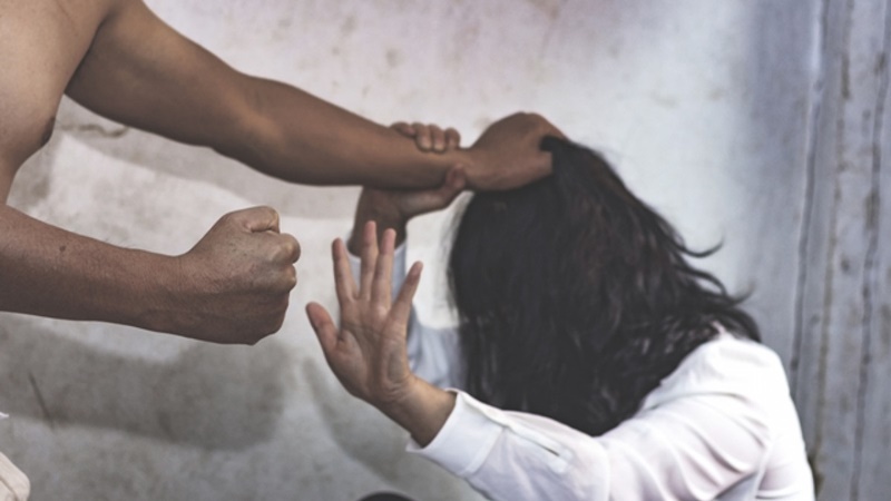 Πακιστανός χτύπησε γυναίκα: Τον ενόχλησε ο προκλητικός χορός