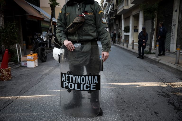 Σοβαρή καταγγελία των ειδικών φρουρών για τα επεισόδια- ''ΣΥΡΙΖΑίος'' αστυνομικός απέτρεψε σύλληψη κουκουλοφόρου ...