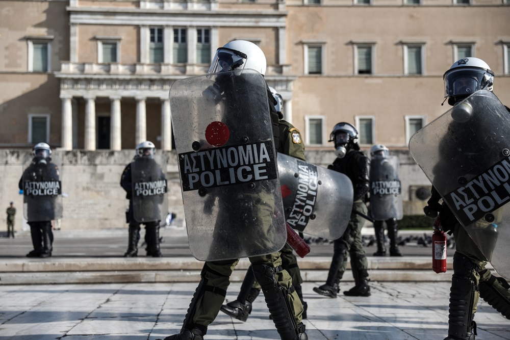 Επεισόδια Σύνταγμα: Το χρονικό, μέσα από την επίσημη ανακοίνωση της ΓΑΔΑ