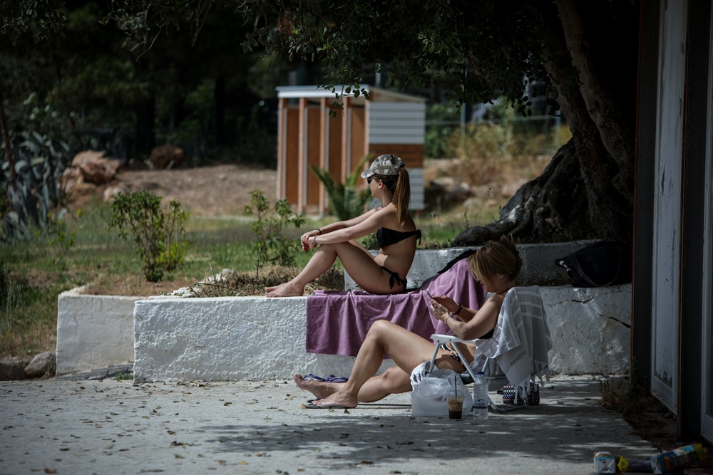 Υποχρεωτική μάσκα Ελλάδα: Παντού, εκτός από το… κολύμπι