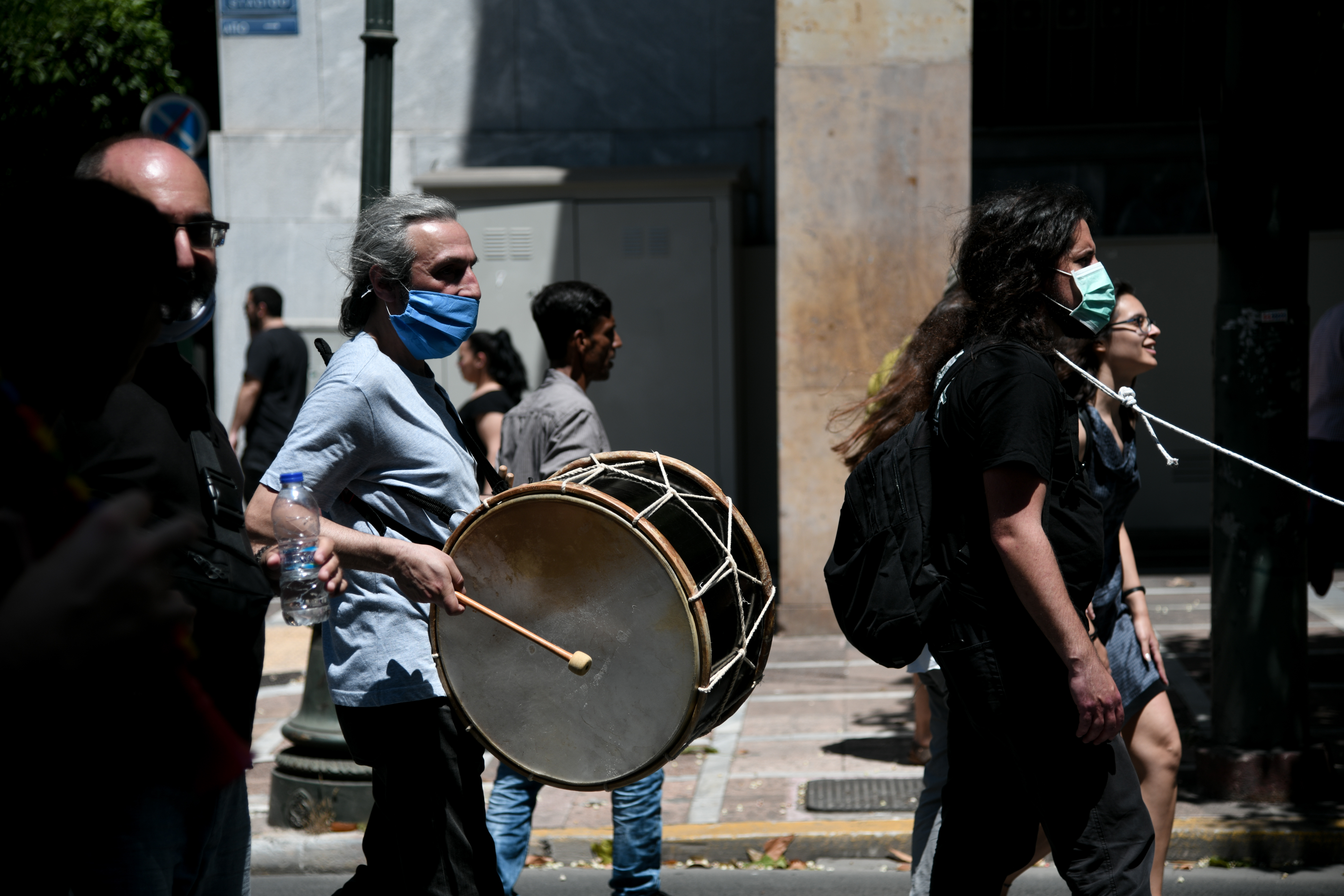 Αύξηση κρουσμάτων Ελλάδα: “Διπλασιάστηκαν οι διασωληνωμένοι και οι νοσηλευόμενοι”