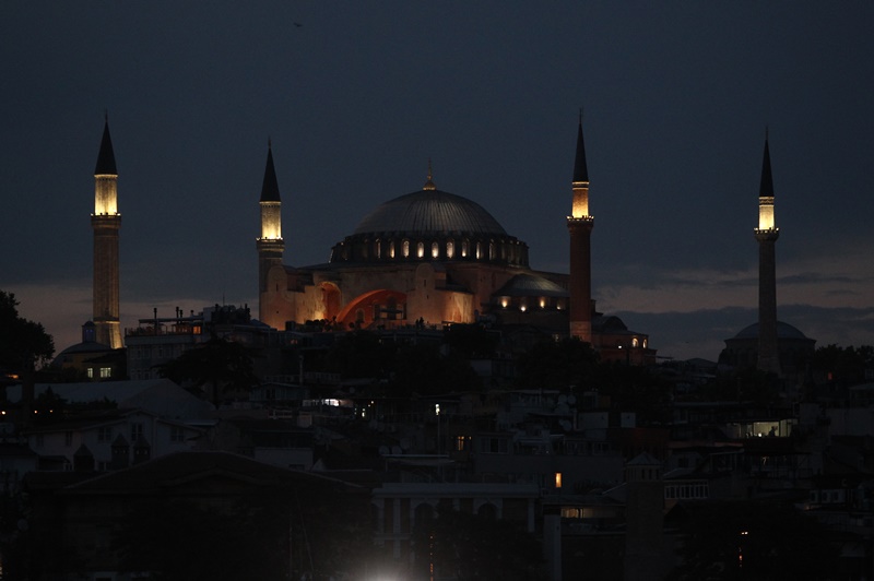 Αγιά Σοφιά αντιδράσεις: «Το ισλαμικό όνειρο της Τουρκίας γίνεται πραγματικότητα»