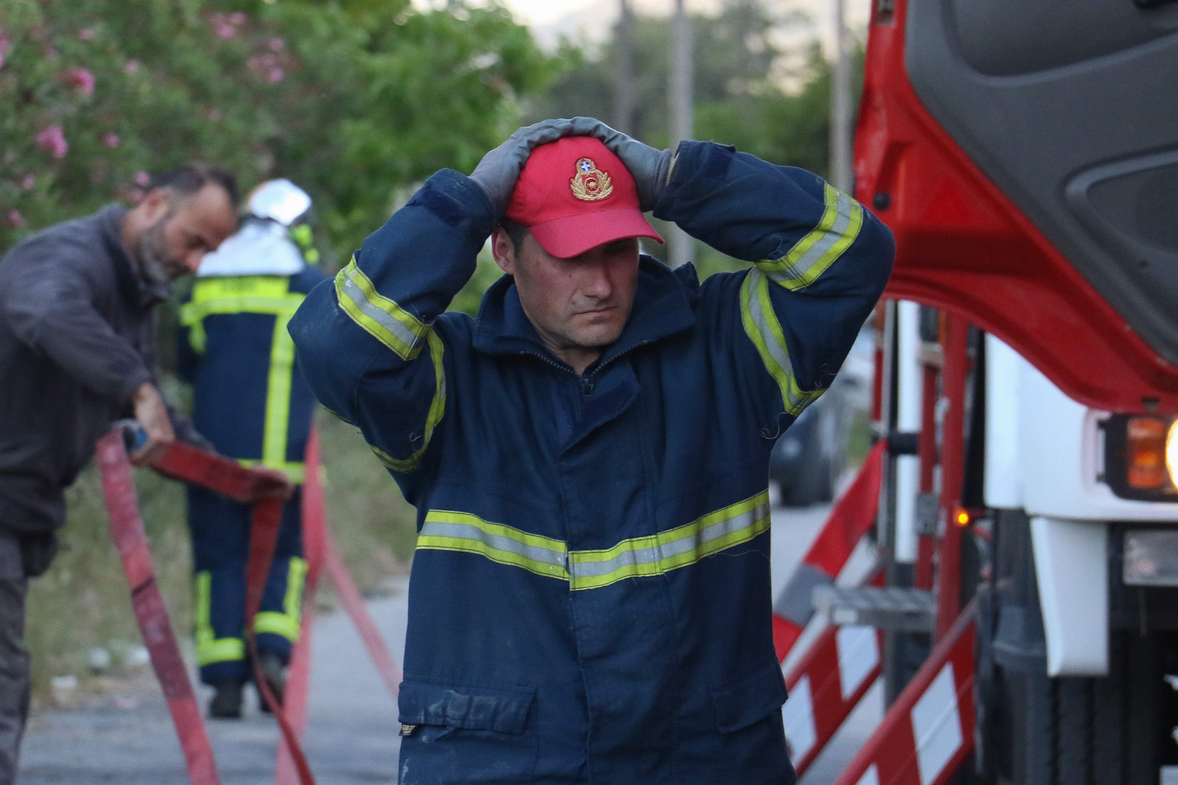 Φωτιά Εύβοια τώρα: Φωτιά κοντά στην Κάρυστο – Εκκενώνονται σπίτια
