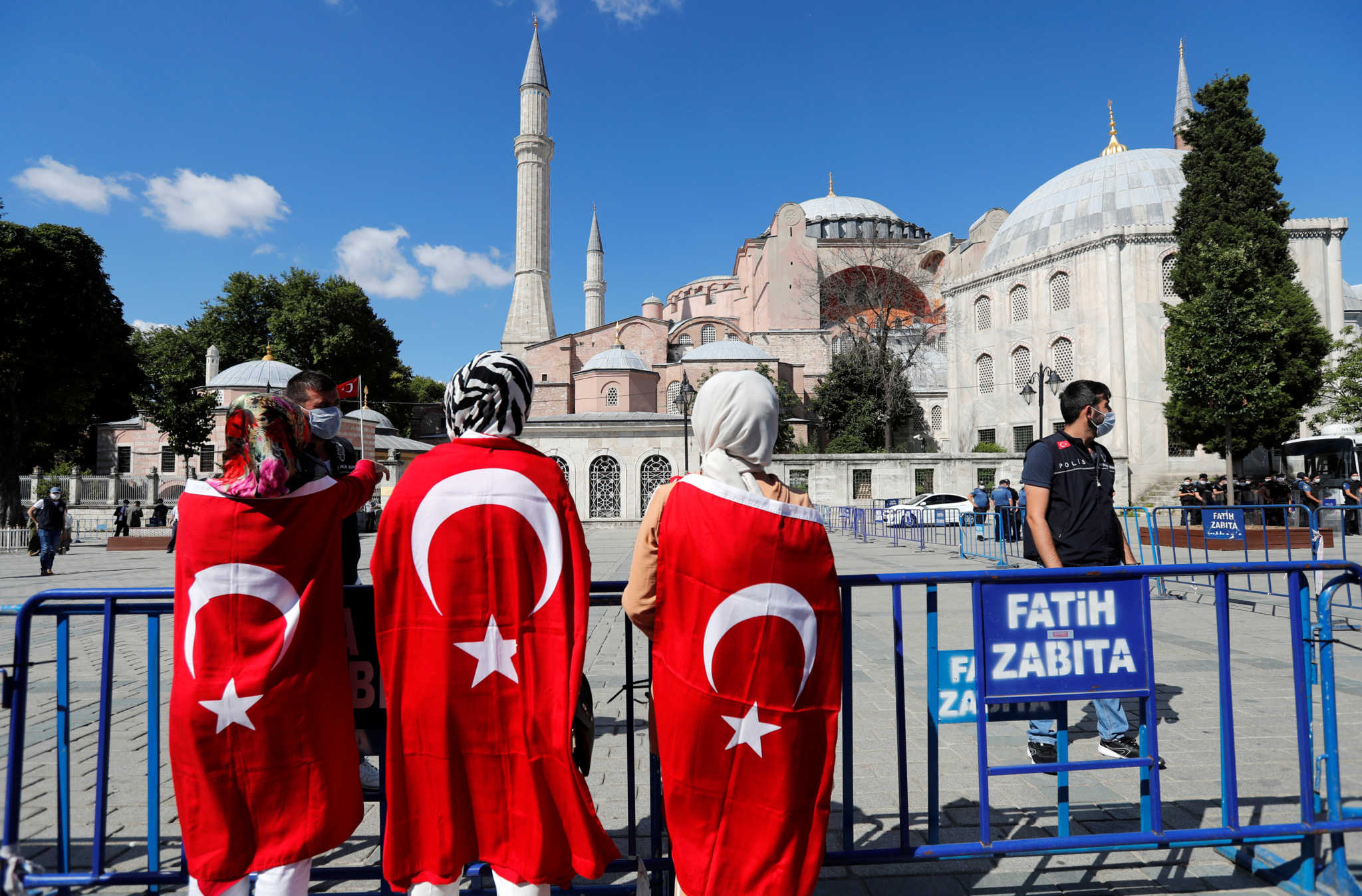 Αγιά Σοφιά – Τουρκία: Μετά τον Τσαβούσογλου, προκαλεί την Ελλάδα και ο Τσελίκ