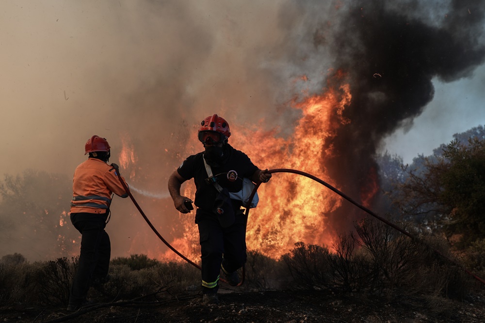Φωτιά Κεχριές τώρα: Εκκενώνεται και το Σοφικό, δύσκολη η κατάσταση