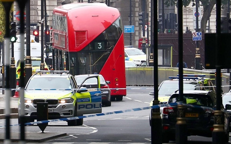 Λονδίνο επίθεση με σπρέι: Δεκατέσσερις άνθρωποι δέχθηκαν τις πρώτες βοήθειες