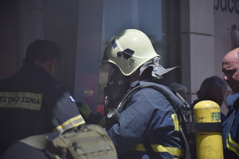 Πυρκαγιά Ρέντη: Φωτιά σε ισόγειο διαμέρισμα