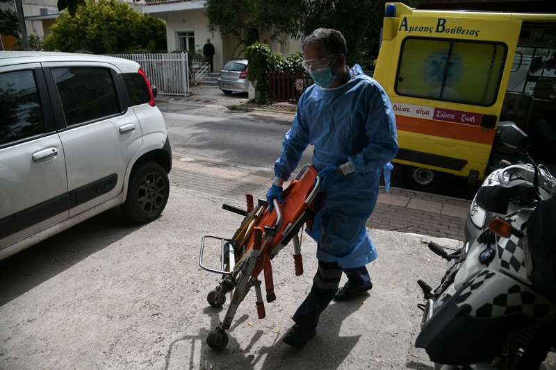 31χρονη Μαγνησία: Η άτυχη γυναίκα κατέρρευσε στην πλατεία του χωριού