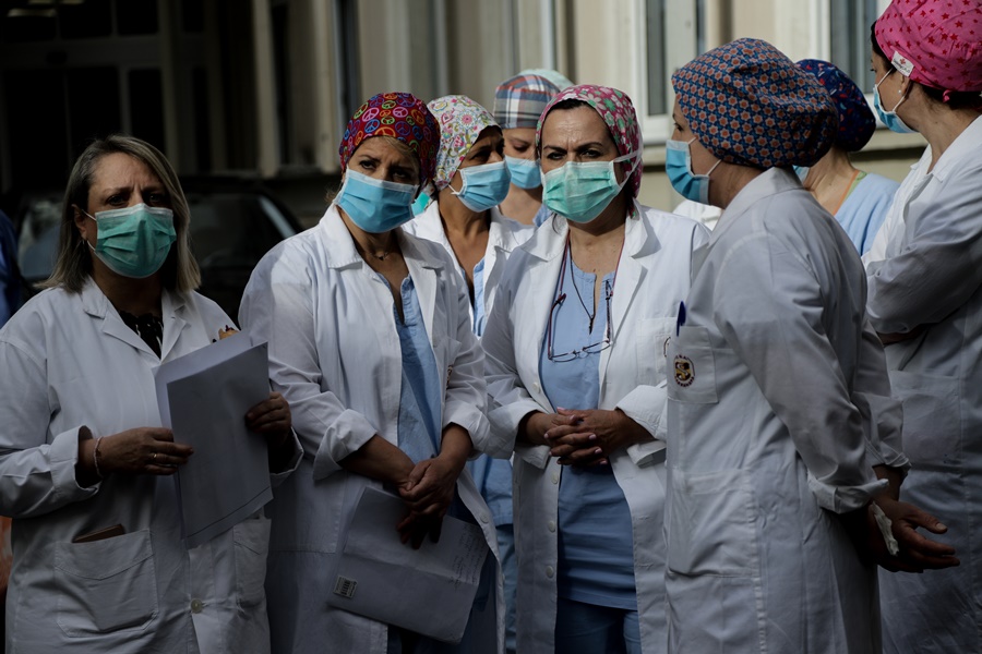 Διακοπές κορονοϊός: “Διοικητής Νοσοκομείου ζητά υπεύθυνη δήλωση από τους υπαλλήλους ότι δεν θα κολλήσουν”