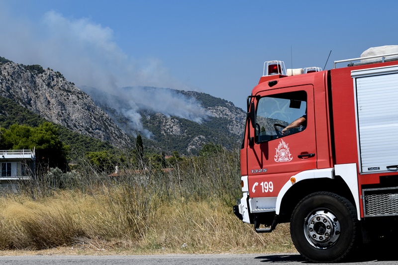 Φωτιά Μάνη τώρα: Σε εξέλιξη η πυρκαγιά, δεν απειλούνται σπίτια