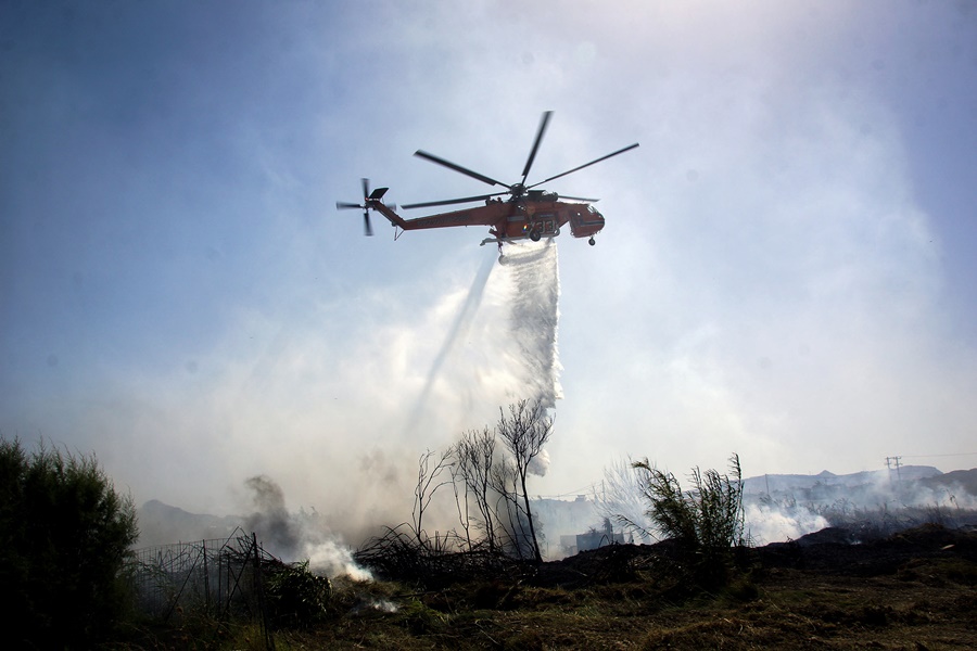 Φωτιά Μάνη τώρα: Βελτιωμένη η εικόνα, διάσπαρτες εστίες