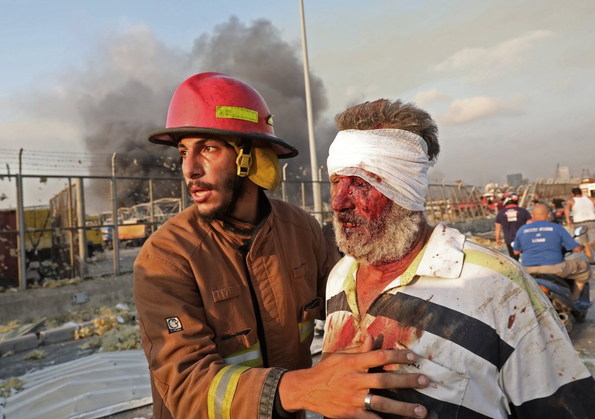 Βηρυτός έκρηξη: Η χώρα θρηνεί και αναζητά επιζώντες