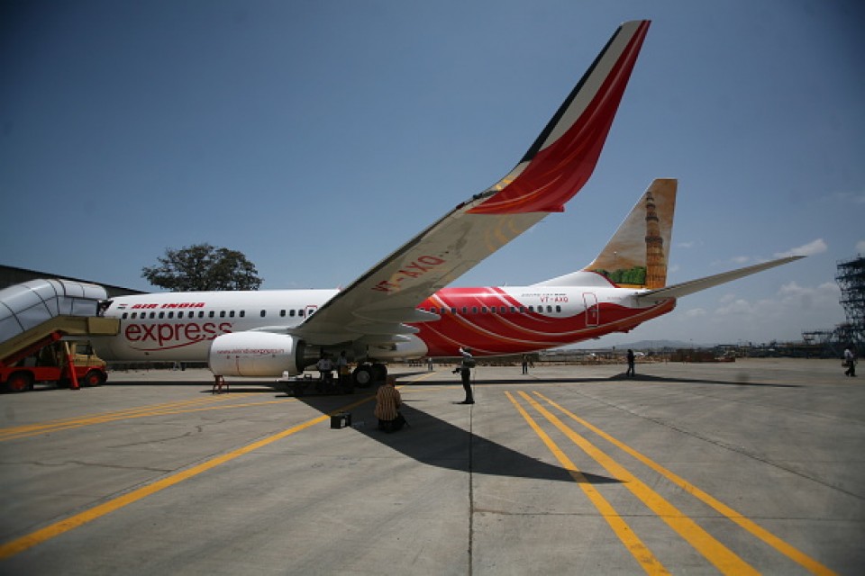 Αεροσκάφος Ινδία: Συντριβή με τουλάχιστον 15 νεκρούς