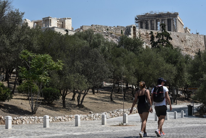 Επιδόματα ΟΠΕΚΑ – πληρωμές: Πότε καταβάλλονται τα ποσά