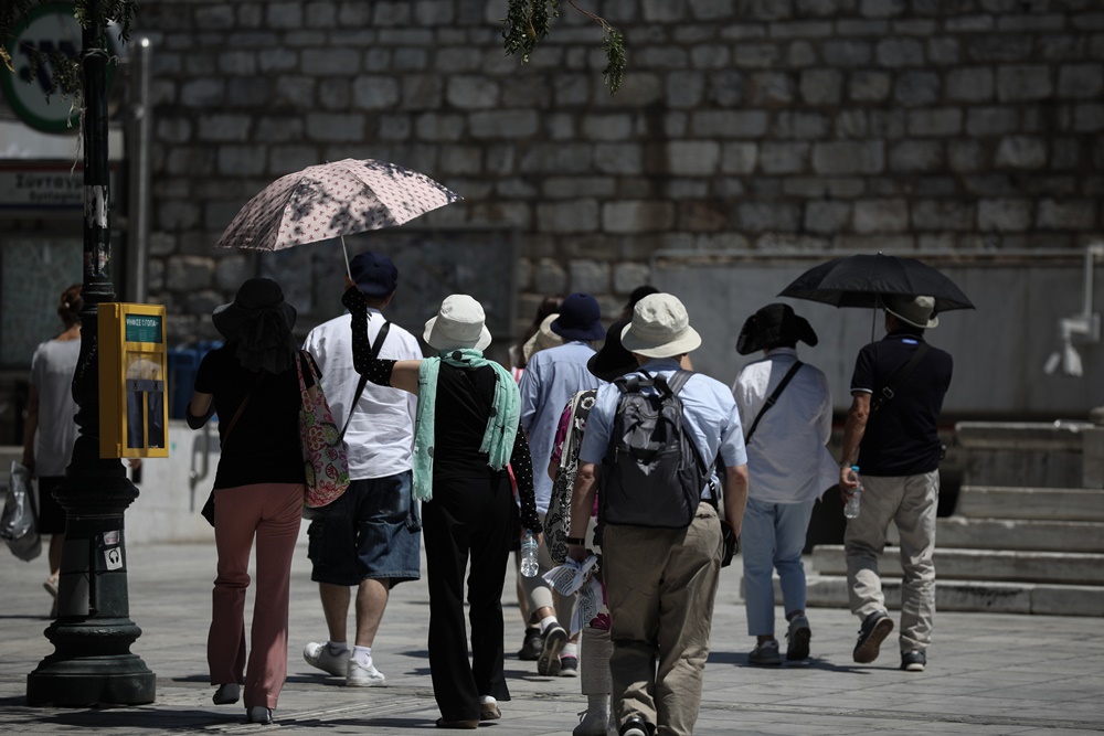 Έξαρση κορονοϊού Ελλάδα: Πυρκαγιά έτοιμη να φουντώσει ο ιός, λέει ο Βατόπουλος