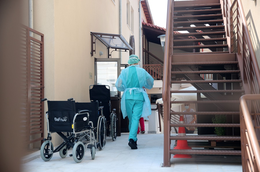 Νεκροί κορονοϊός Ελλάδα: Άλλα δύο θύματα του φονικού ιού