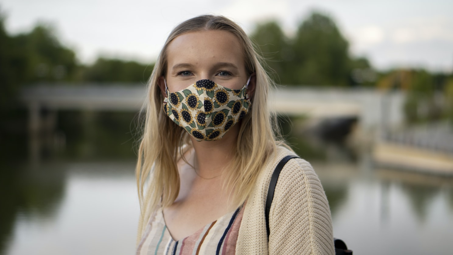 Πώς απολυμαίνω τη μάσκα: Οι πιο σωστοί τρόποι για να την πλύνετε