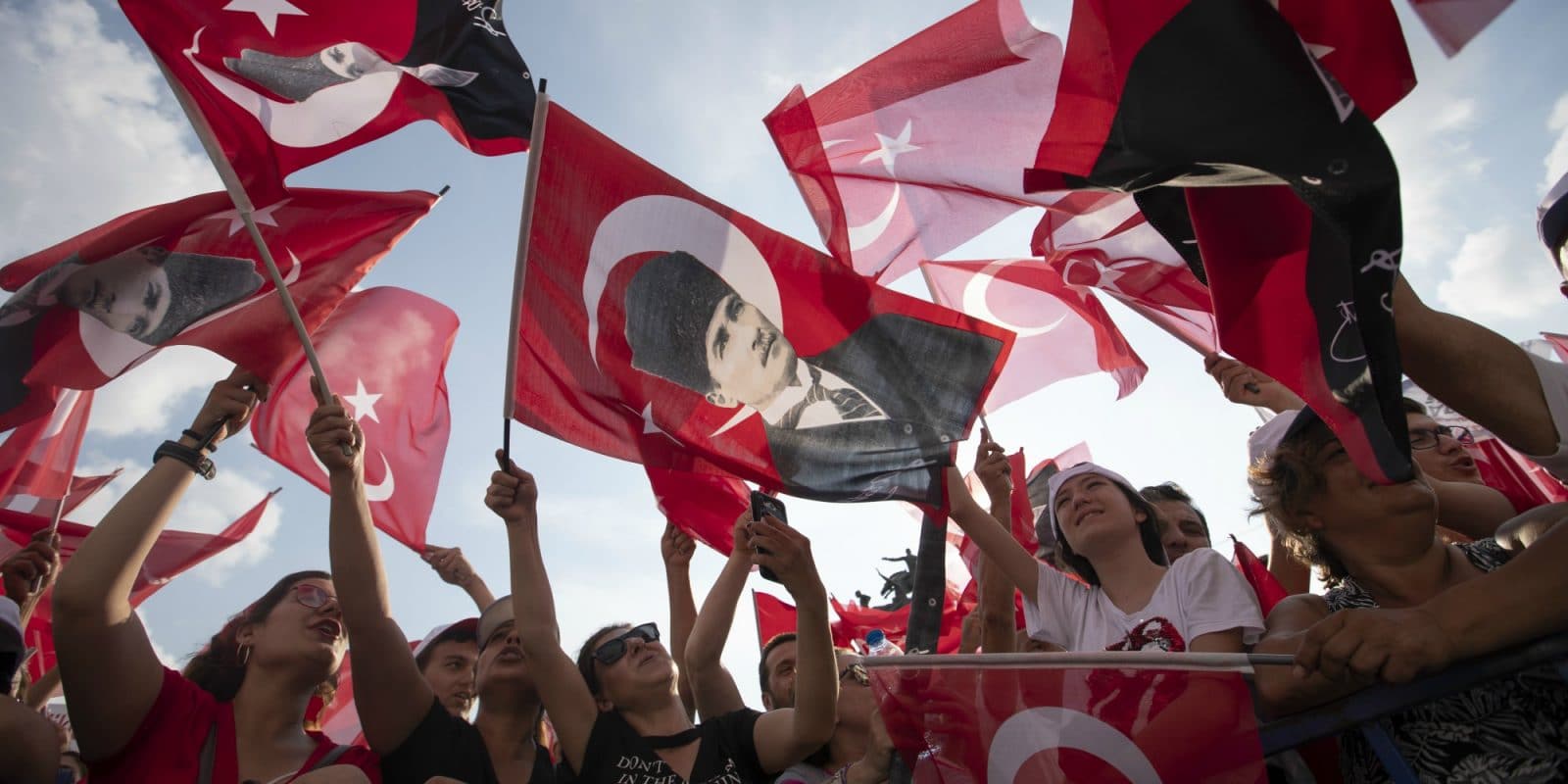 Σπίτι Ωνάση – Σμύρνη: Σόου Τούρκων εθνικιστών