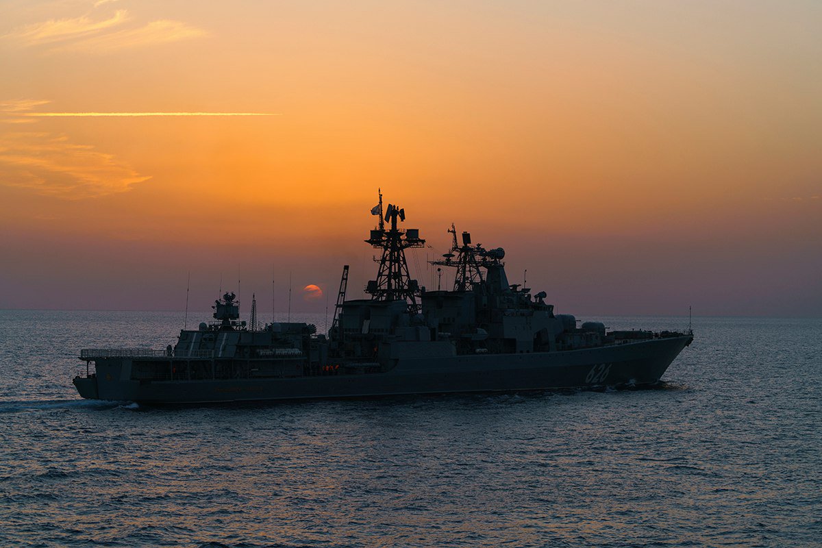 Ρωσικό πλοίο Πειραιάς: Η εντυπωσιακή άφιξη του Vice Admiral Kulakov