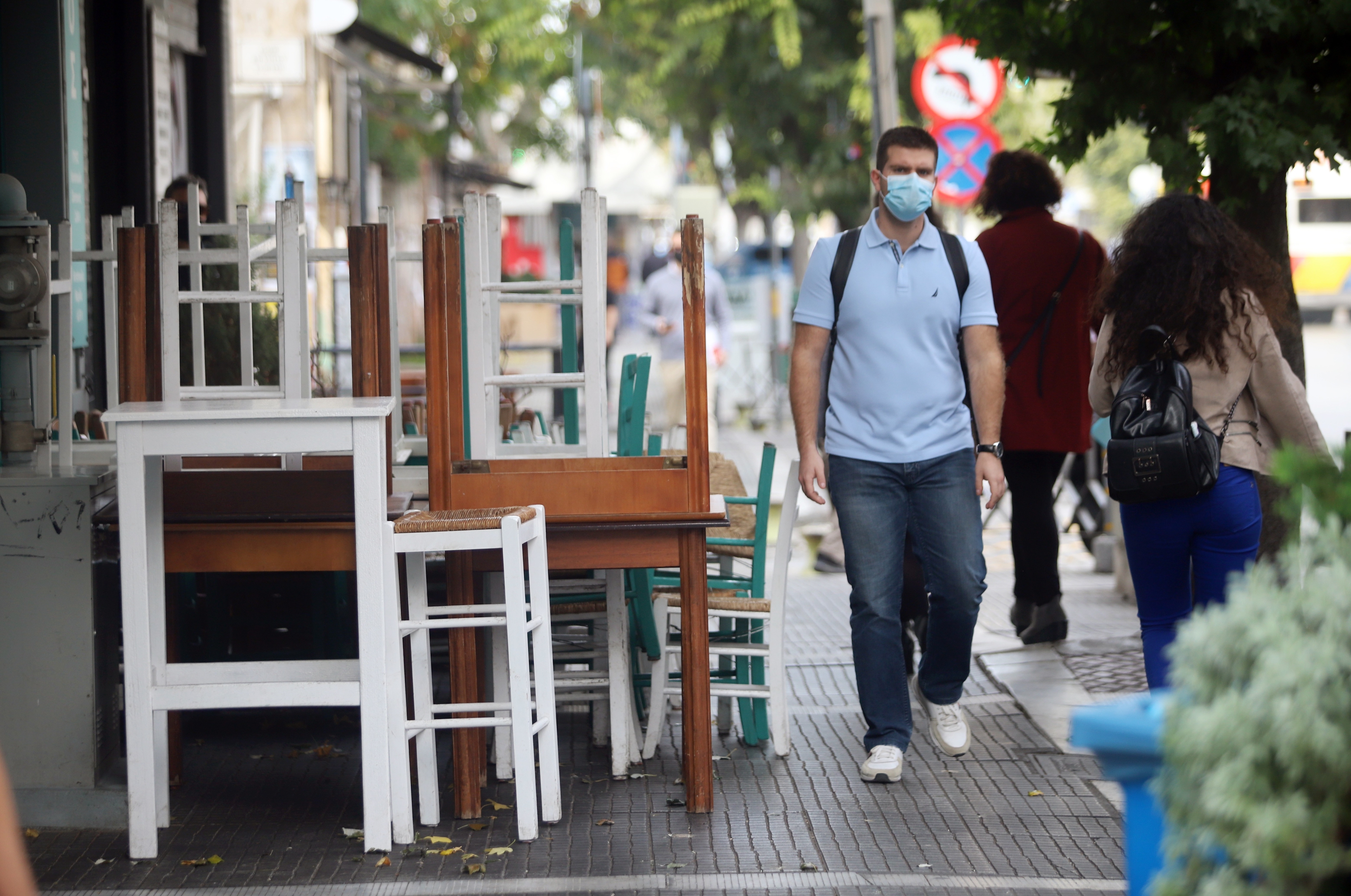 Νέα μέτρα κορονοϊός: Έρχεται ολικό κλείσιμο στην εστίαση