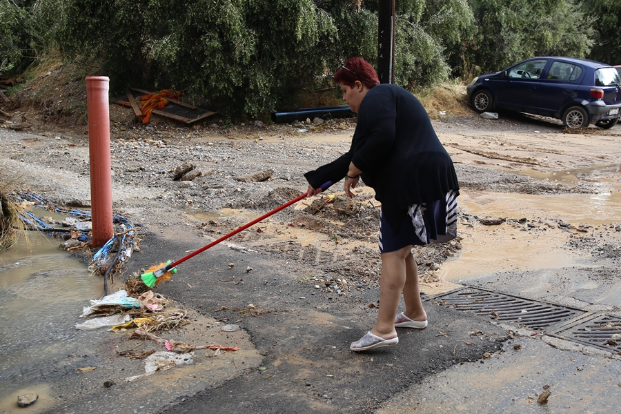 Κρήτη κακοκαιρία: Έντονες βροχές και καταιγίδες σαρώνουν το νησί