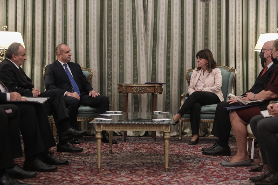 Σακελλαροπούλου – Πρόεδρος Βουλγαρίας: Την τουρκική επιθετικότητα έθεσε η ΠτΔ