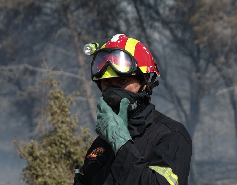 Φωτιά στη Χαλκιδική: Μαίνεται για δεύτερη μέρα, καίει πευκοδάσος