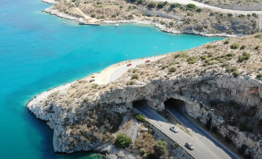 Αθηνών Σουνίου κλειστή: Η λύση για τις τρύπες του Καραμανλή