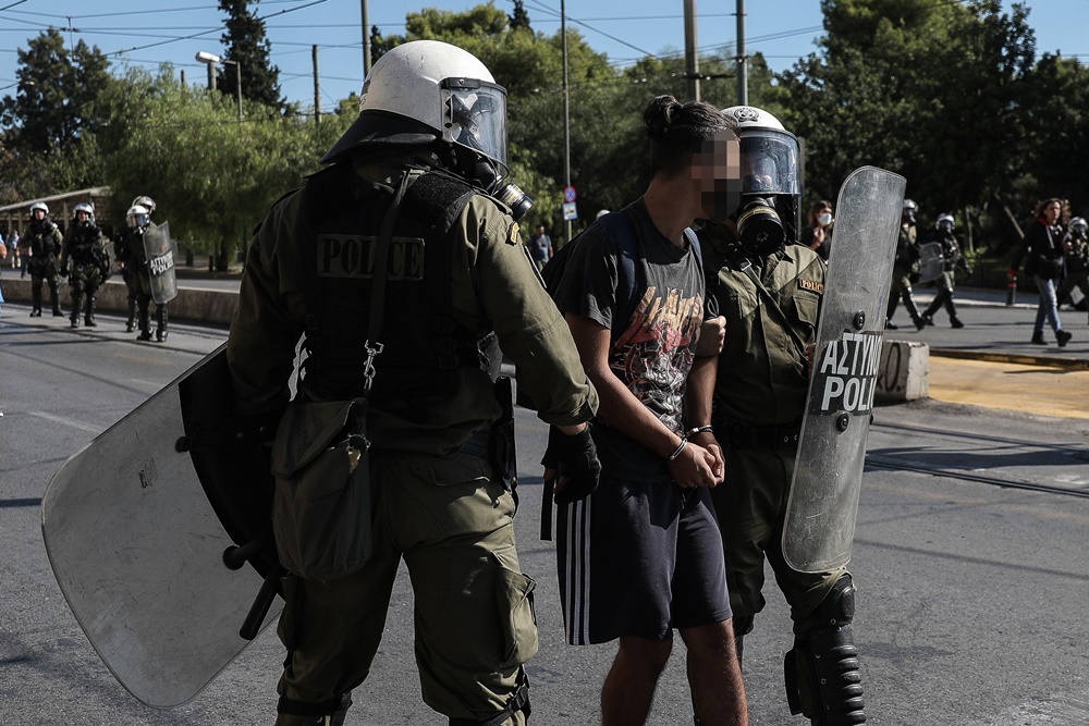 Πορεία στο κέντρο – συλλήψεις: Χειροπέδες σε επτά ανηλίκους