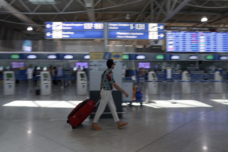 Πτήσεις Ελλάδα – κορονοϊός: Μειωμένη η κίνηση στο «Ελευθέριος Βενιζέλος»