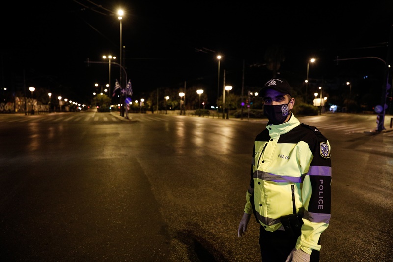 Απαγόρευση κυκλοφορίας Ελλάδα: Σαρωτικός ο κορονοϊός, “άδειασαν” Αθήνα και Θεσσαλονίκη