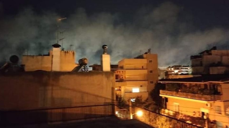 Φωτιά Παλαιό Φάληρο τώρα: Στις φλόγες εστιατόριο