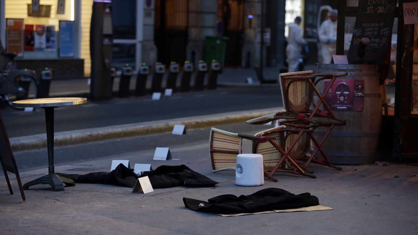 Αποκεφαλισμός Παρίσι: Τζιχαντιστής σκόρπισε ξανά τον τρόμο στη χώρα