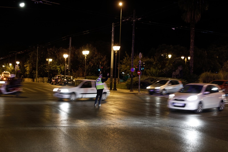 Νέα μέτρα κορονοϊός- περιορισμός κυκλοφορίας: Τα σενάρια για τις μετακινήσεις με ΙΧ