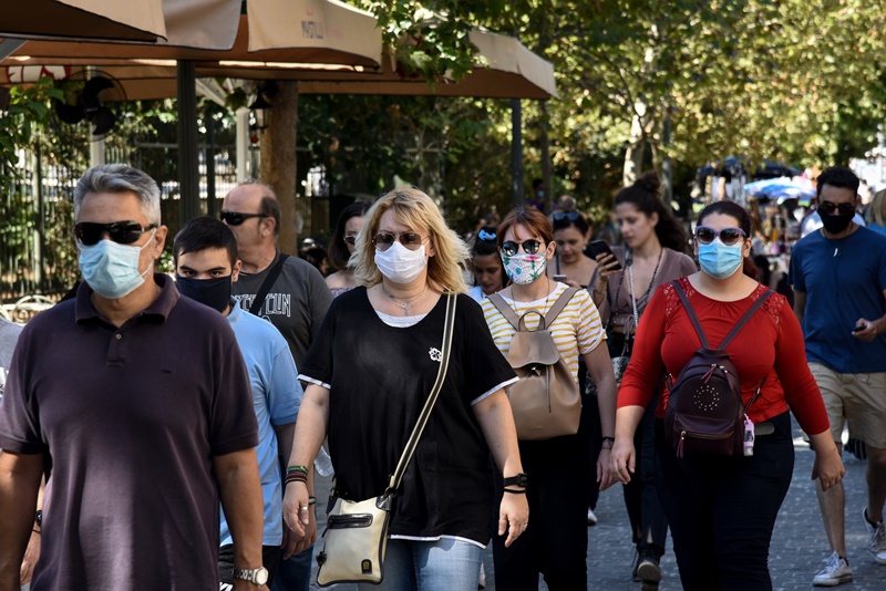 Κορονοϊός Ελλάδα κρούσματα: «Δεν μπορούμε να κάνουμε ρεβεγιόν», προειδοποιεί η Παγώνη