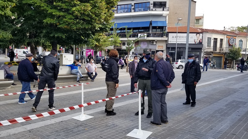 Κοζάνη λοκντάουν κρούσματα: Ουρές για τεστ – Έκλεισε το αεροδρόμιο