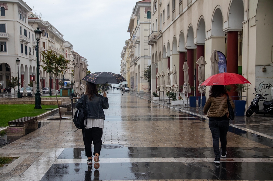 Χάρτης κρουσμάτων Ελλάδα: Εκρηκτική αύξηση κρουσμάτων σε Αττική και Θεσσαλονίκη