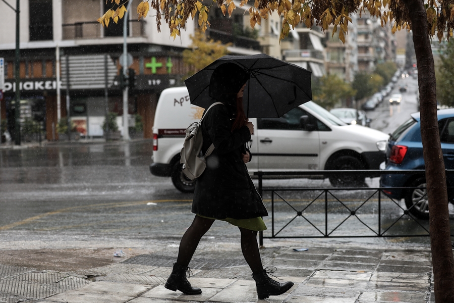 Καιρός αύριο: Έρχονται βροχές, καταιγίδες και… χαλαζόπτωση