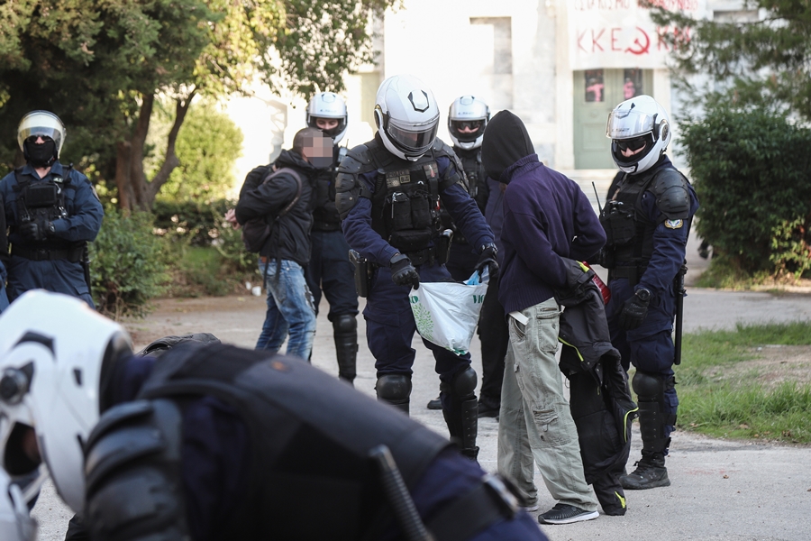 Πολυτεχνειούπολη επεισόδια: Έφοδος της ΕΛ.ΑΣ. – Έγιναν συλλήψεις