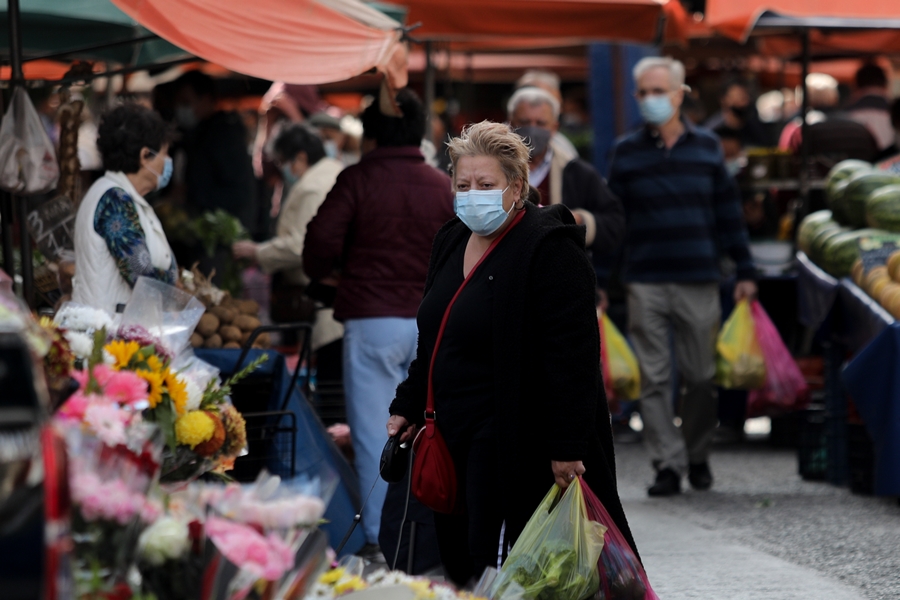 Λαϊκές αγορές κορονοϊός: Απίστευτες εικόνες συνωστισμού στη Θεσσαλονίκη