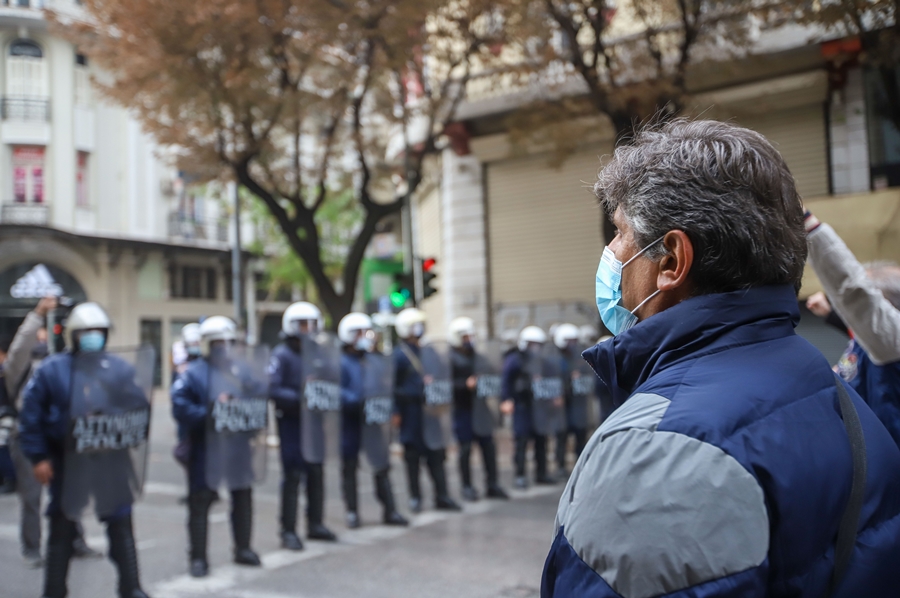 Eπεισόδια Πολυτεχνείο – Θεσσαλονίκη: Με δεκάδες προσαγωγές έληξε η κινητοποίηση