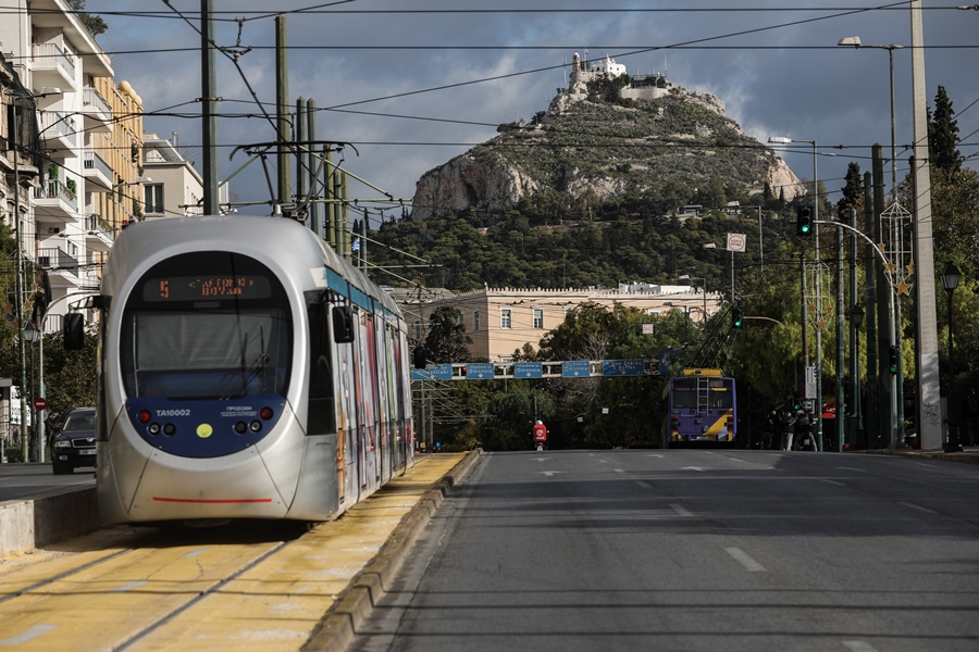 Τραμ Σύνταγμα λειτουργεί: Επέστρεψε μετά από δύο χρόνια