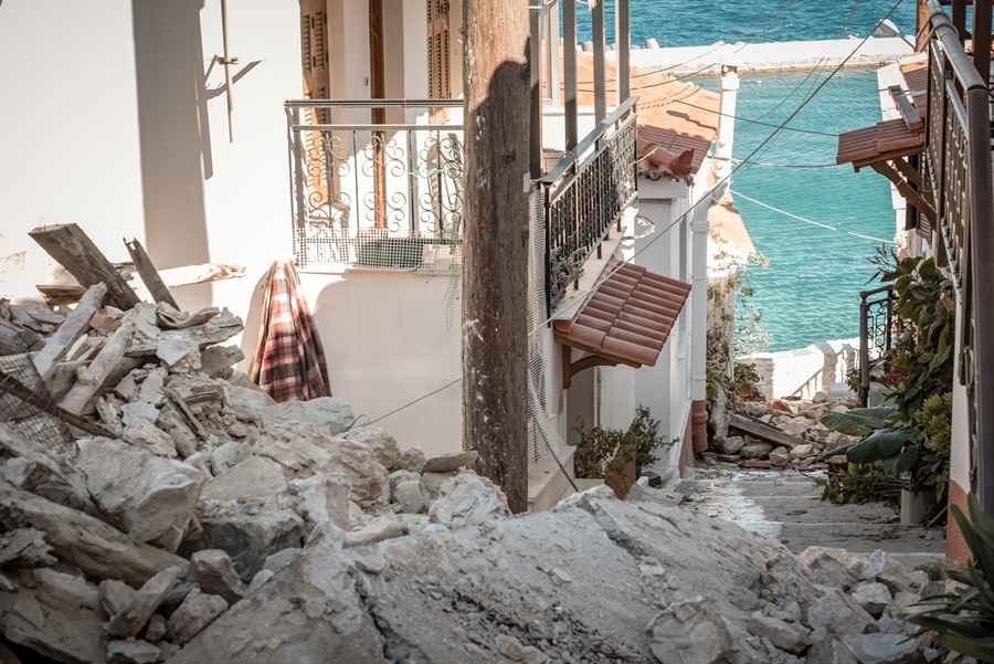Σάμος σεισμός: Εκκενώνονται περιοχές του νησιού