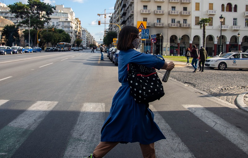 ΟΠΕΚΑ επιδόματα πληρωμή: Ποιοι θα δουν χρήματα στους λογαριασμούς τους