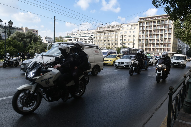 Συλλήψεις για κορονοϊό: «Σαφάρι» της ΕΛ.ΑΣ. σε παράνομους οίκους ανοχής στην Ομόνοια