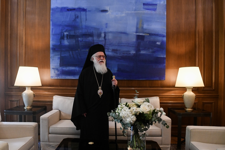 Αρχιεπίσκοπος Αλβανίας κορονοϊός: Ελεγχόμενη η κατάστασή του