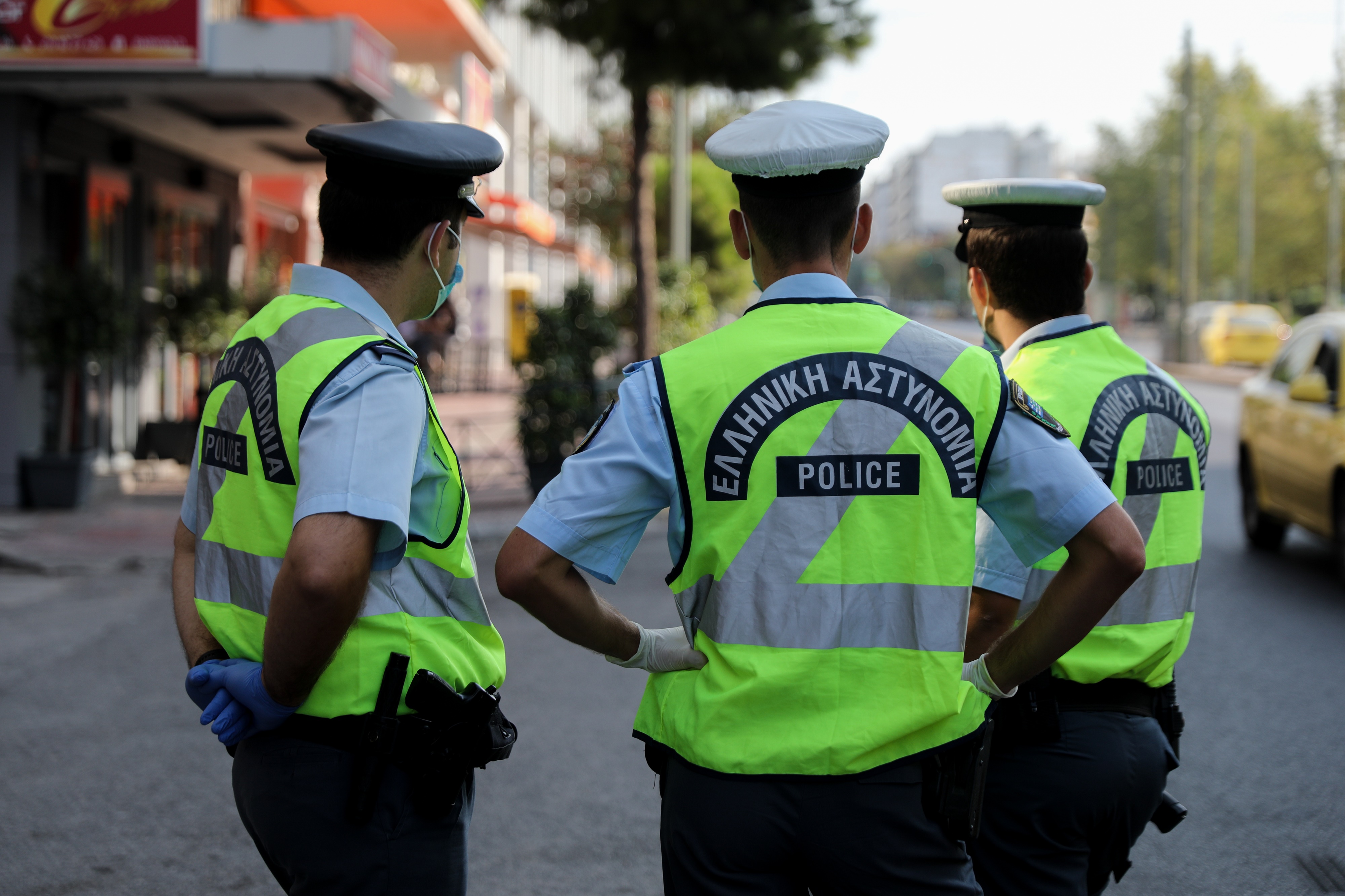 Έλεγχοι αστυνομίας κορονοϊός:  5.300 παραβάσεις και 35 συλλήψεις