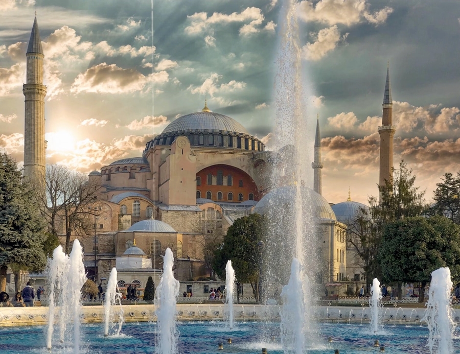 Αγία Σοφία τζαμί: Τι ισχυρίζεται ο Τούρκος υπουργός Πολιτισμού