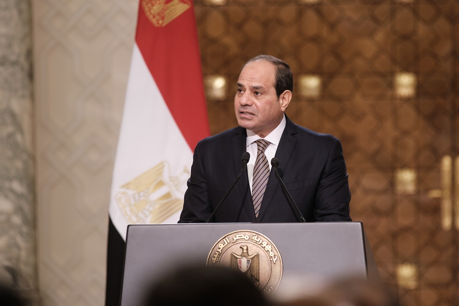 Αλ Σίσι – Αθήνα: Ο Δένδιας υποδέχτηκε τον Αιγύπτιο πρόεδρο στο αεροδρόμιο